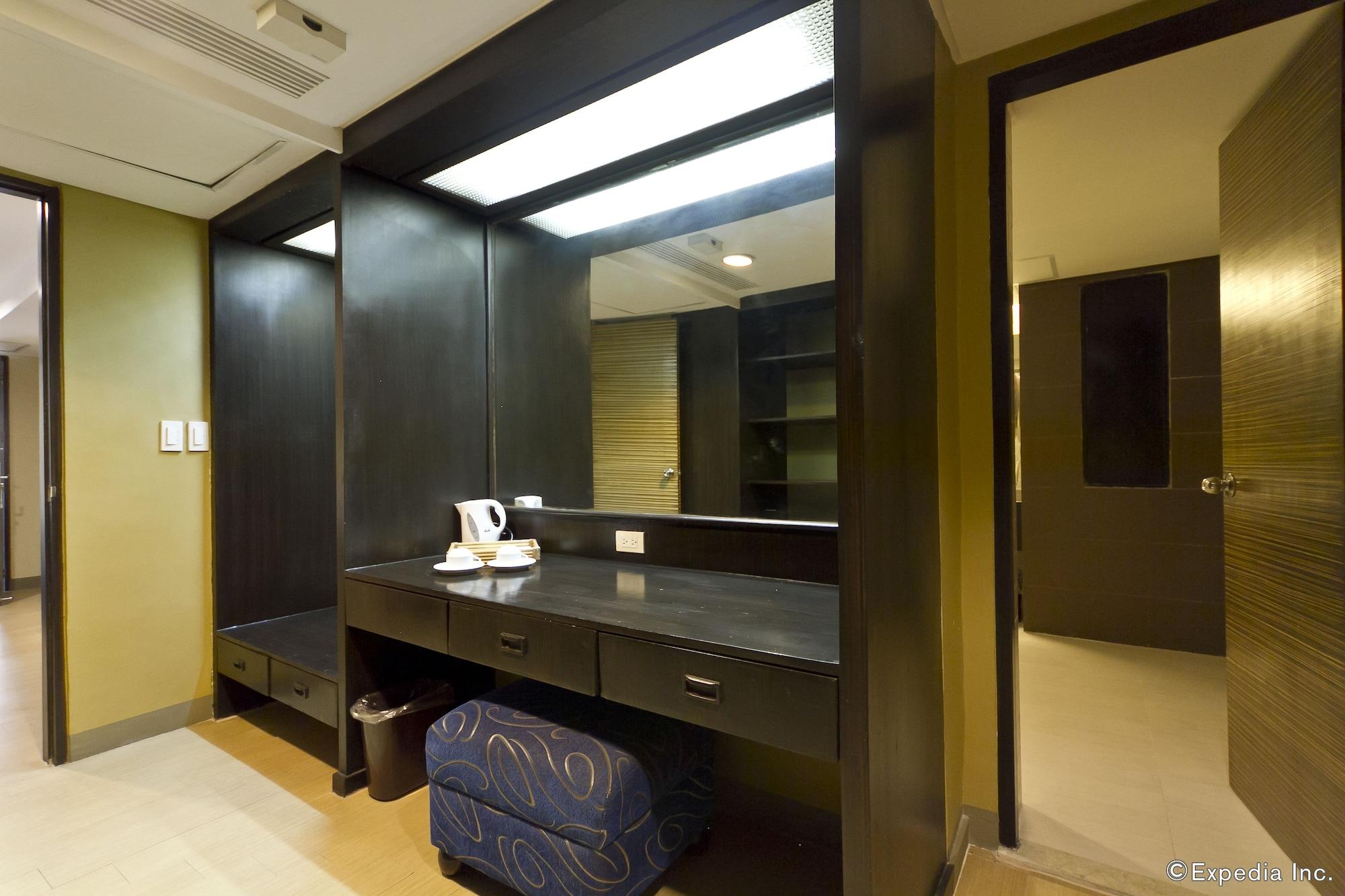 Summit Circle Cebu - Quarantine Hotel Экстерьер фото