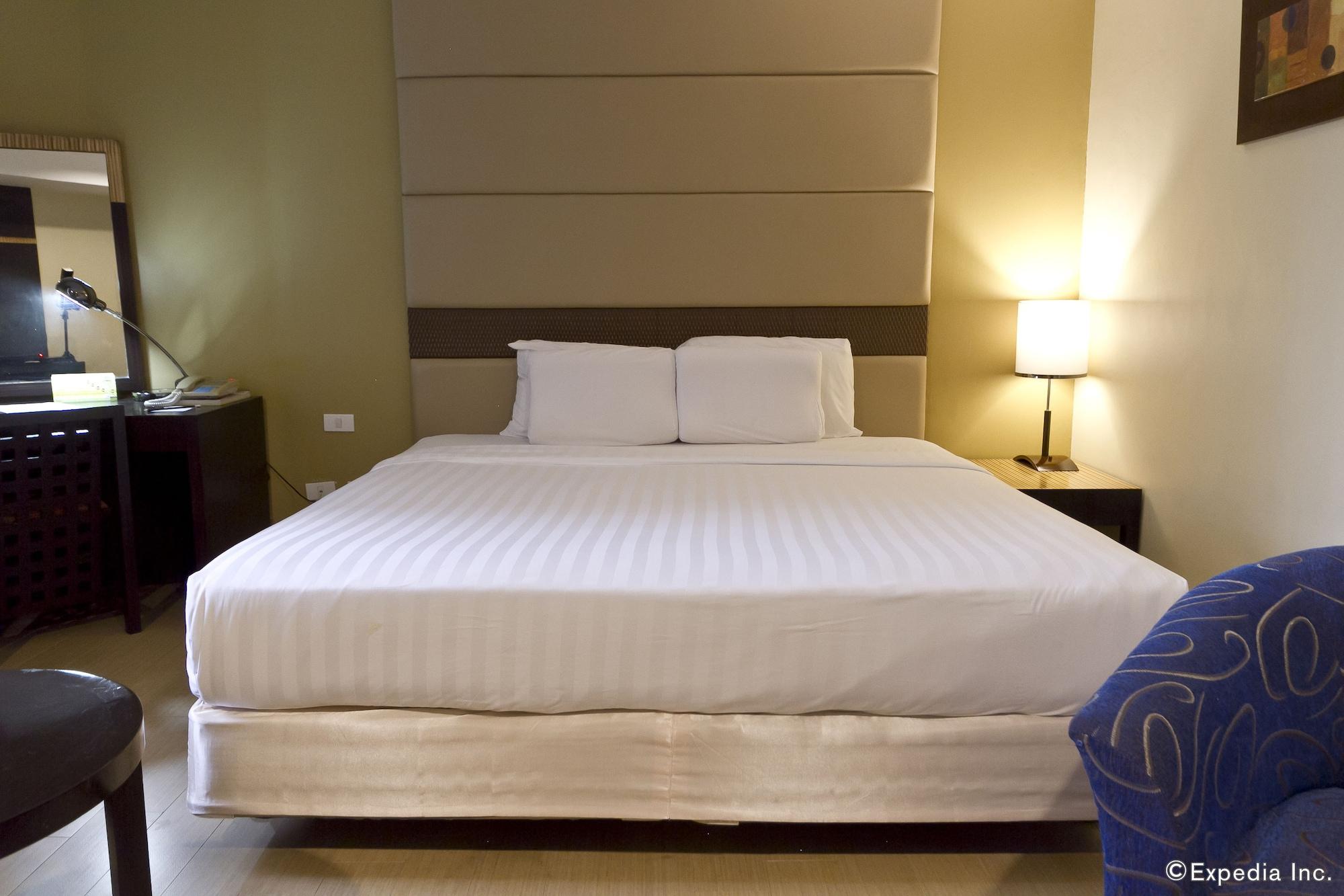 Summit Circle Cebu - Quarantine Hotel Экстерьер фото