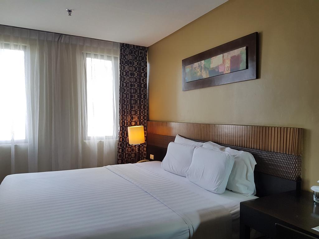 Summit Circle Cebu - Quarantine Hotel Экстерьер фото