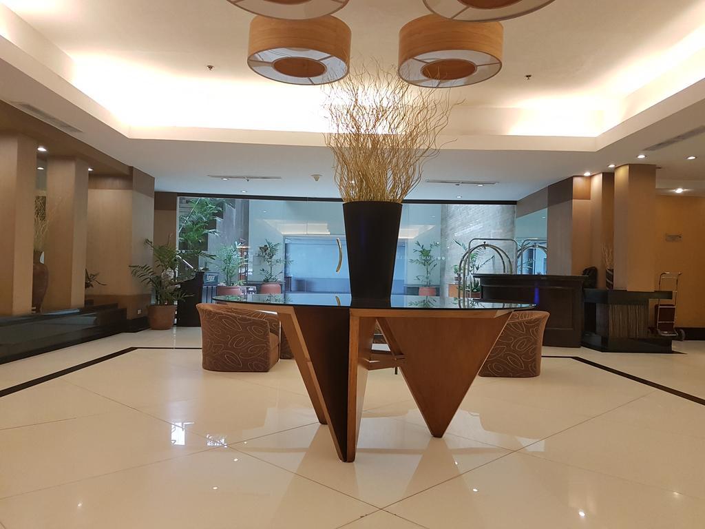 Summit Circle Cebu - Quarantine Hotel Экстерьер фото