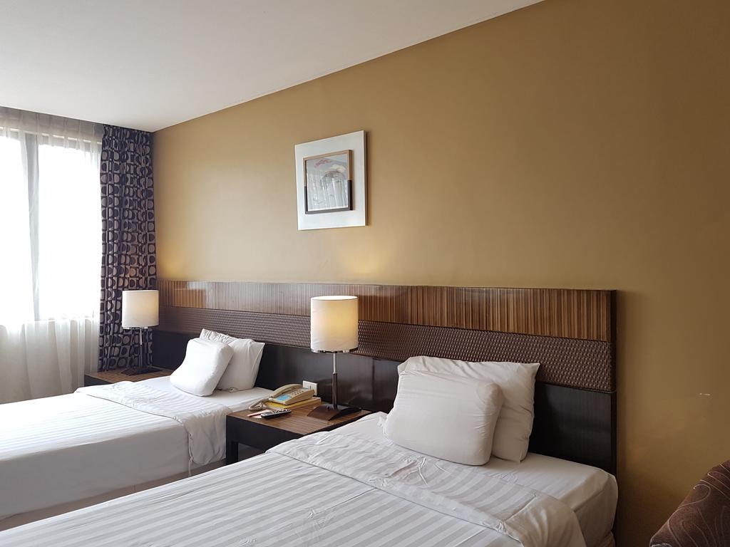 Summit Circle Cebu - Quarantine Hotel Экстерьер фото