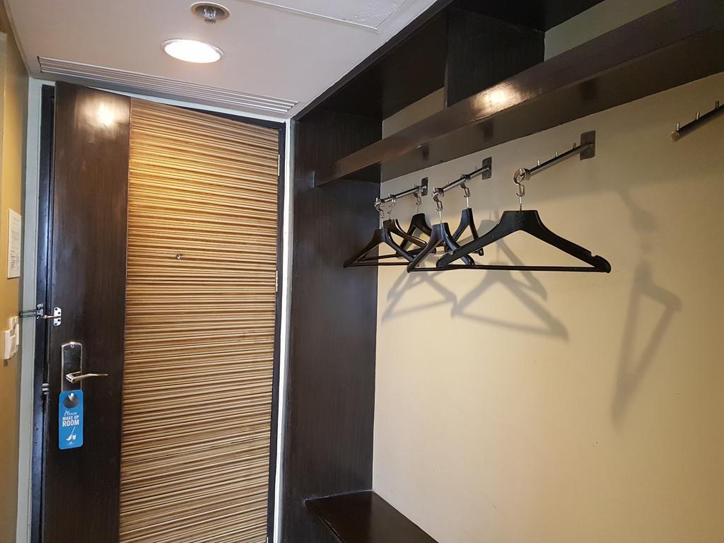 Summit Circle Cebu - Quarantine Hotel Экстерьер фото